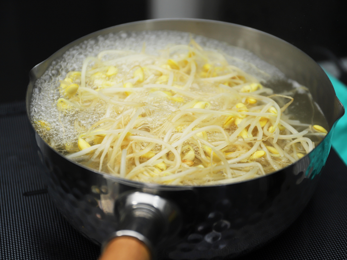 豆芽菜能當青菜吃？減脂聖品藏營養地雷！醫示警：偽飽足感「90%都是水」...長期吃會怎麼樣？