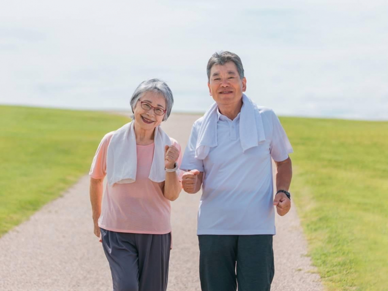 每天快走30分鐘能多3年壽命？日走1萬步迷思破解：3個正確走路技巧更重要、步步都能「抗衰老」