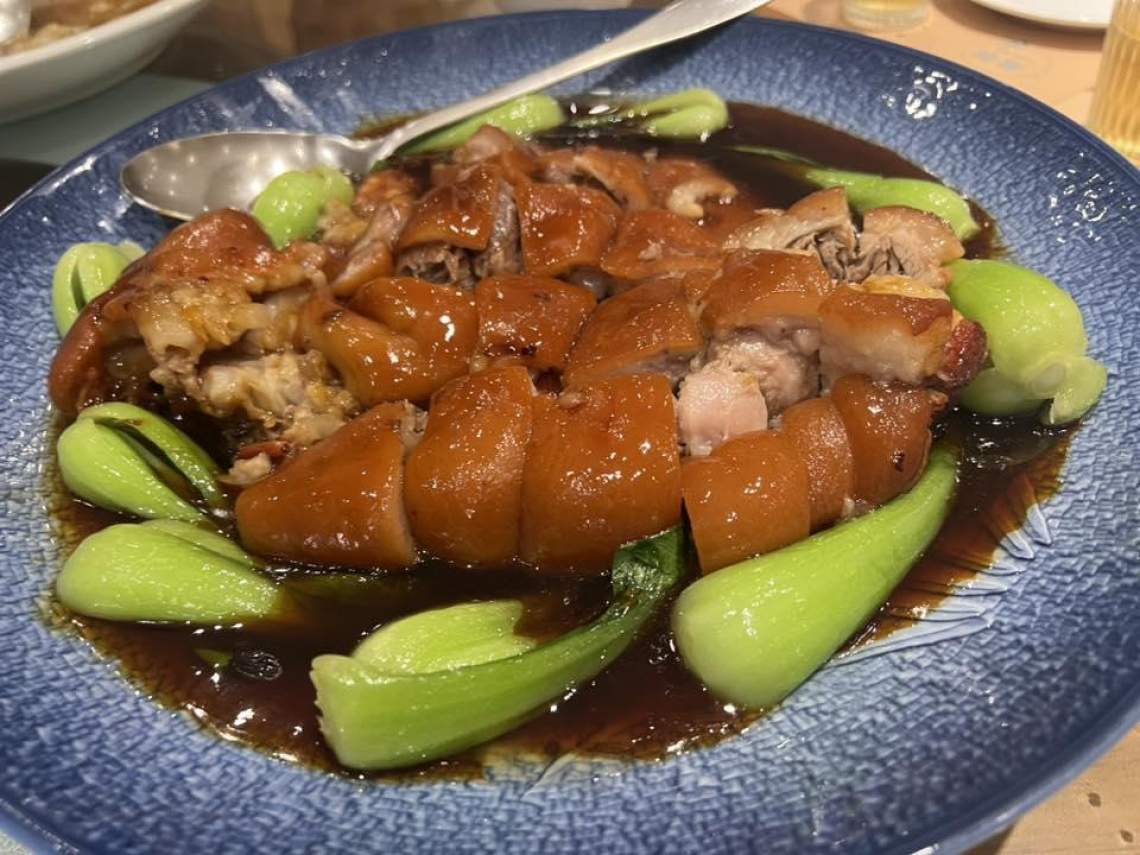 魏哲家愛店曝光！謝金河大啖滷豬腳、清蒸石斑…竹科新貴私廚料理全公開，大讚：果真名不虛傳