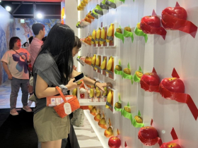 1根香蕉賣2億，可以吃的藝術好高貴！中環藝嚐展10個沉浸式空間：食物吃到飽、調製飲品，還能夾娃娃