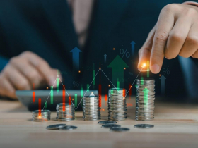 160萬滾成285億！只輸巴菲特的選股天才：38歲才開始投資，靠「這類股」致富80年，長勝家族富過三代的祕訣