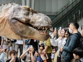 高雄恐龍在哪裡？衛武營恐龍好逼真！高雄兒童節「恐龍酷樂園」限時4天，亮點、表演時間一次看