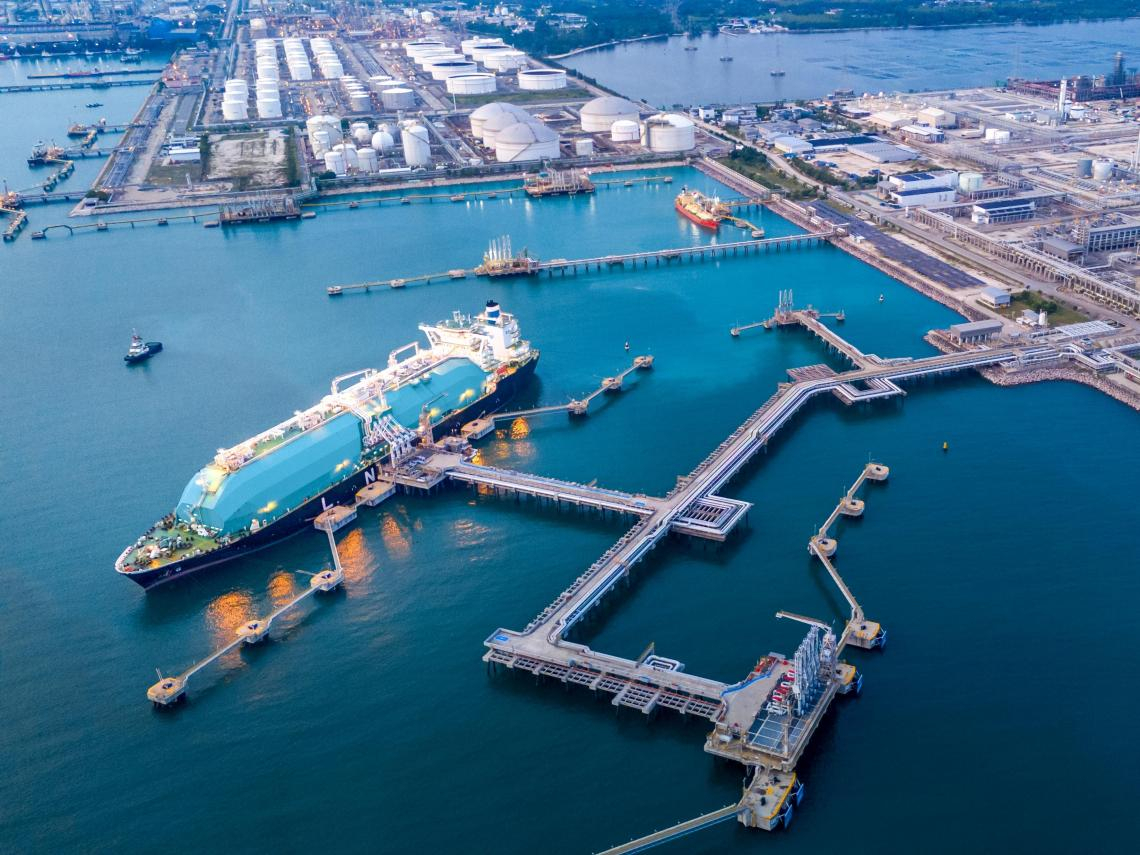 天然氣4、5月供應掌握、中油吸收油價已70億！政院：民生油氣電、大眾運輸全面凍漲，塑膠袋原料增產