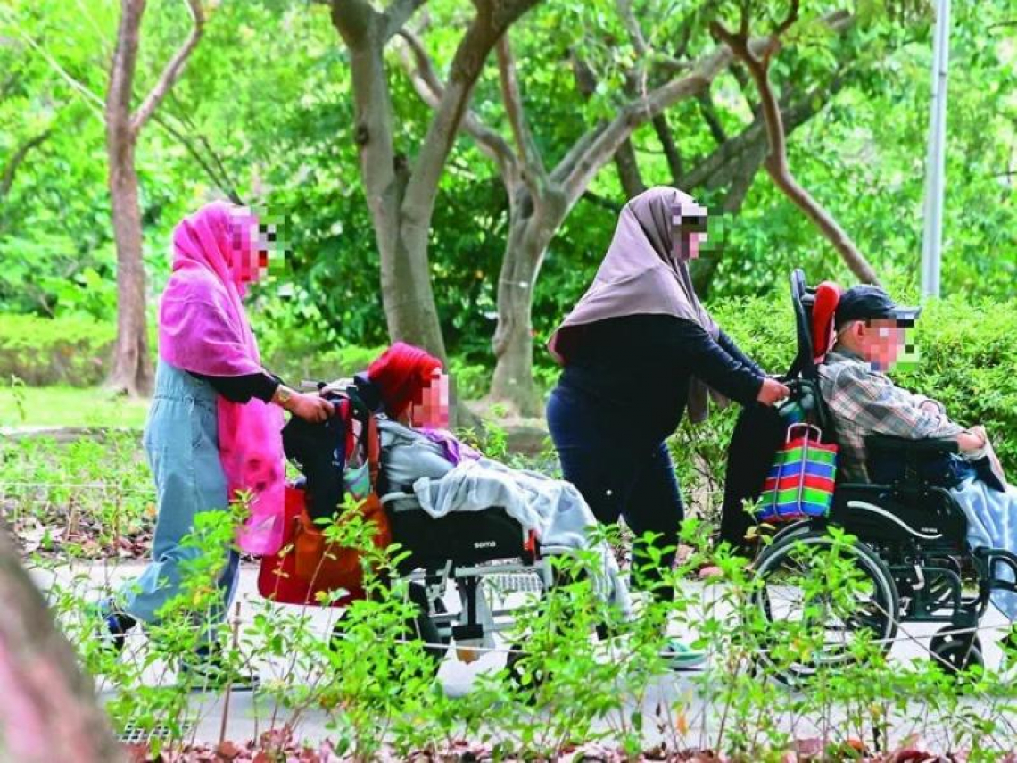 外籍幫傭新制4/13上路！申請資格鬆綁，洪申翰：非倉促決定、設計相關配套，彈性育嬰假首季申請達萬筆