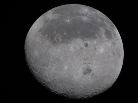 影／「阿提米絲2號」飛越月球背面，超越阿波羅13號，刷新人類飛行極限…一度失聯40分鐘、回傳畫面曝光