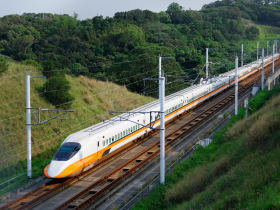 高鐵母親節訂票這天開放！大學生5折、擴大自由座、加開30班列車…高鐵母親節搶票時間必看