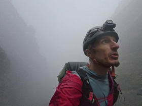 跑山獸爭議懶人包／收10萬花47天找山友被批賞金獵人…專家力挺：不退休遭忌妒「要人無償做善事才可恥」