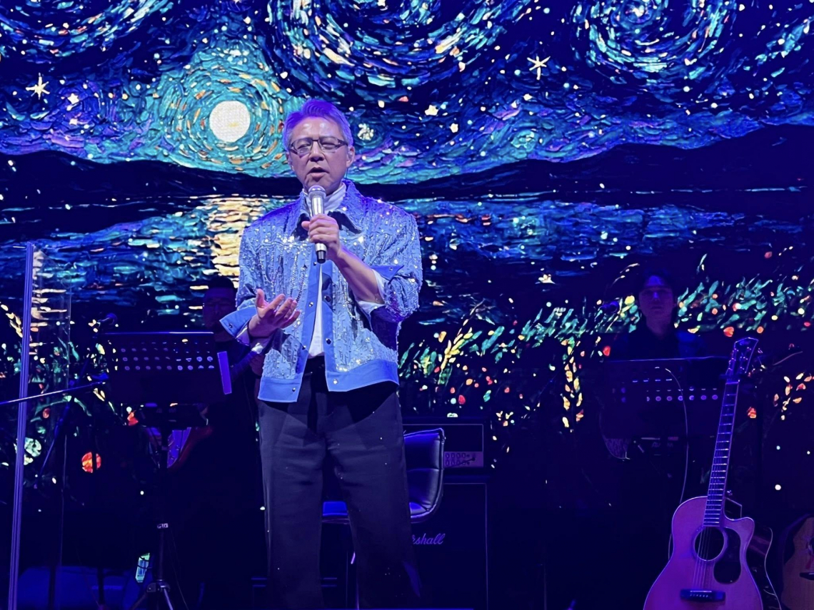 從爬山到站上演唱會舞台，資誠卸任所長的斜槓人生很精采！謝金河讚賞老友：勇敢追夢最美