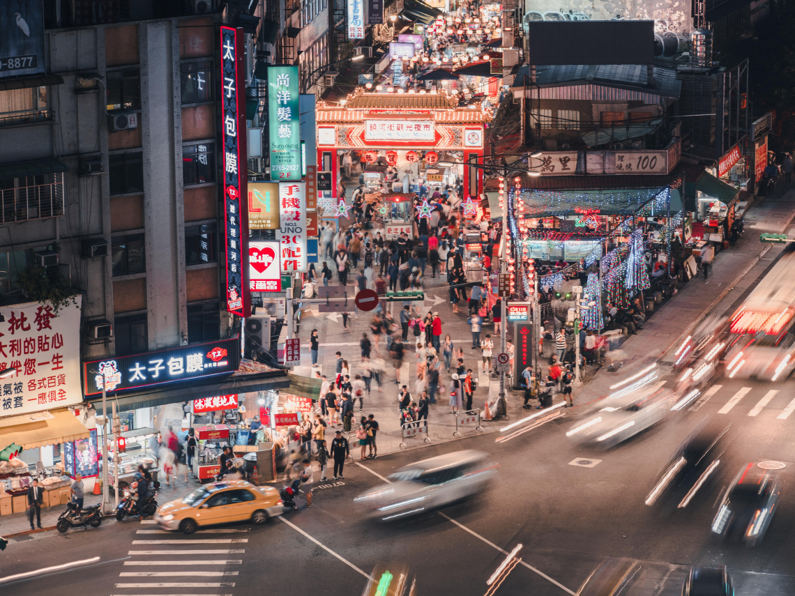 觀光股能追高嗎？晶華、雲品、鳳凰、雄獅…陸客自由行還沒開始漲翻天，這7檔飯店、旅行社股最受惠