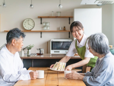 接受照顧＝承認失能？洗腎媽拒陌生人幫忙…他用1招「滲透術」打開家門：這服務是最佳破冰船