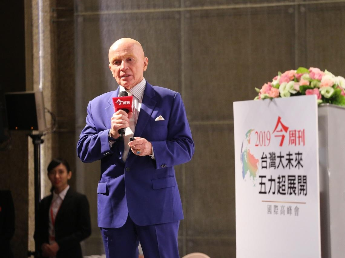 墨比爾斯逝世享壽89歲...新興市場教父當過老師、曾賣史努比商品，年飛海外250天、吃吐司蠍子：只為找好公司