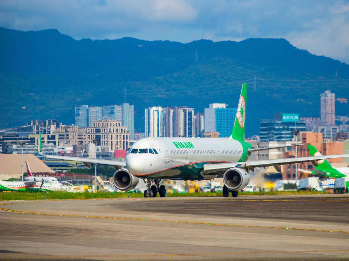 不只機票漲價！航空公司大減班「每周取消52航班」，恐衝擊暑假旺季？出國如何避雷？達人教戰