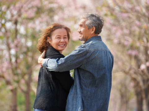 她50後想婚，男友家人卻說要簽「婚前協議」！退休住哪、長輩誰顧、婚前財產怎認定…熟齡婚姻先說清楚