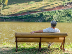 世界頂尖人士如何度過他們的「假日」？他觀察微軟300位主管發現：菁英也會在公園發呆，但多數人沒做對這件事
