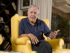 37歲賺19億！連巴菲特都佩服的投資大師預測「18年一遇大洗牌來了」！上班族3大「抗通膨資產」翻身致富