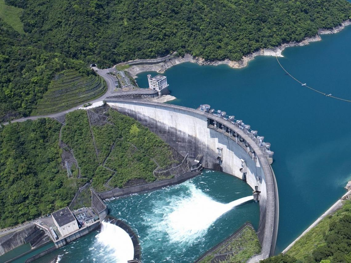 翡翠水庫發電要收耗水費？600萬人水源39年來首爆付費大戰：為何是北市蔣萬安管轄、水有浪費？爭議懶人包