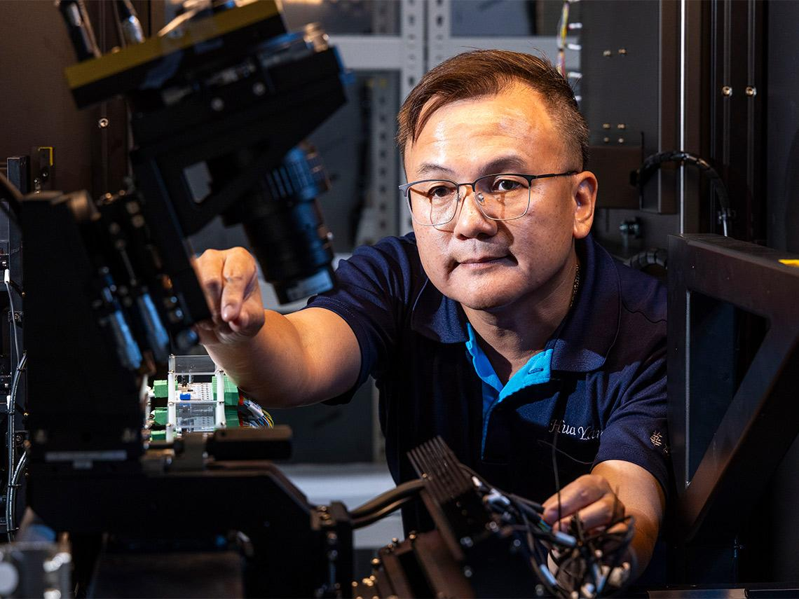 華洋靠比髮絲小千倍的檢測精度拚出升級路！台南小設備廠如何通吃二奈米、CoWoS大單？