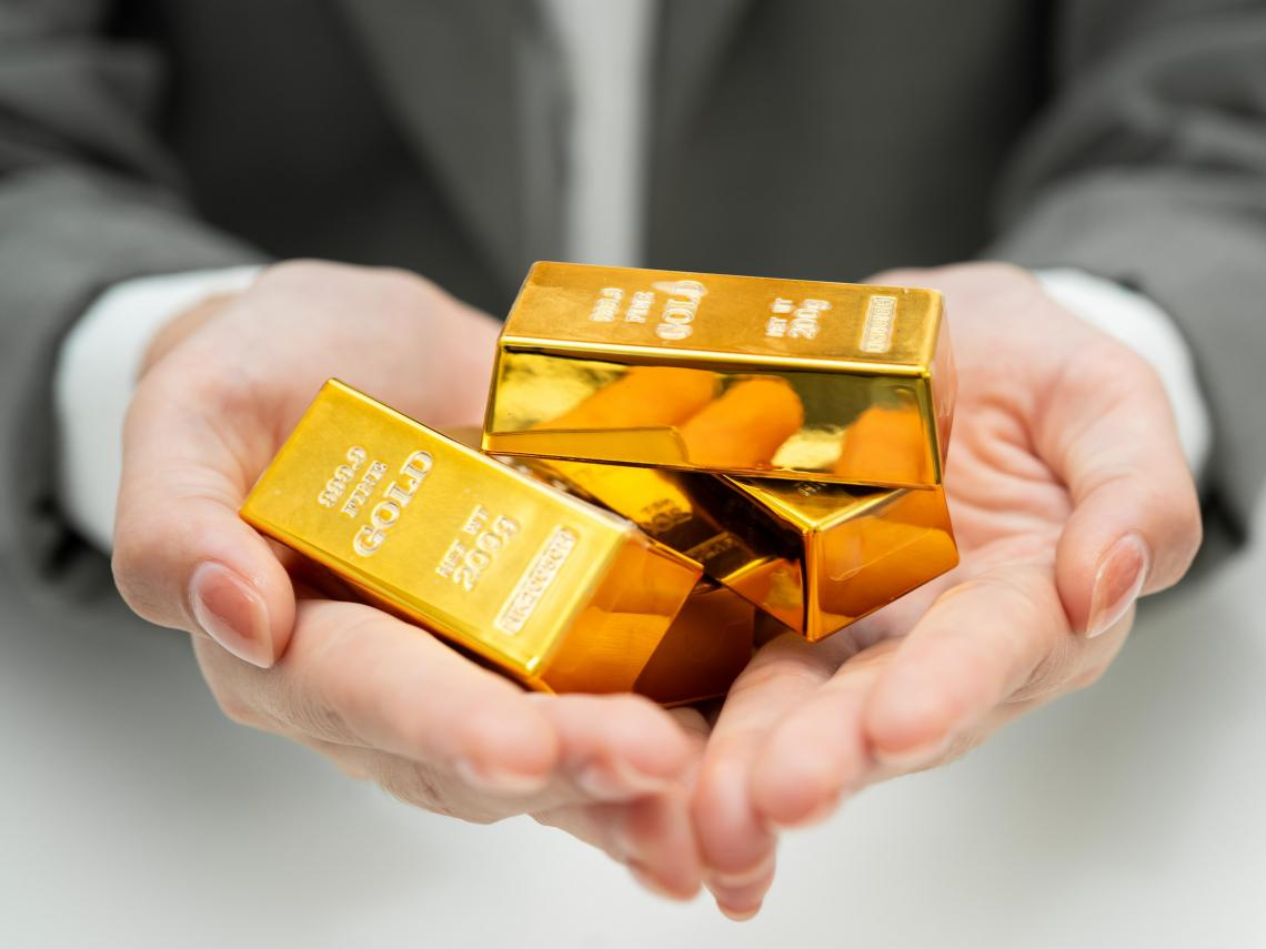 金價會再跌？黃金現在可以買？黃金價格4740美元附近穩不穩，大佛李其展喊看「一數字」動手：站穩更有利