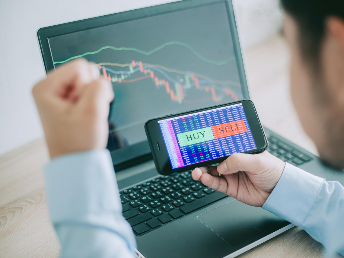 00403A看齊00981A、擁抱180%漲幅？股民喊10元划算、募集首日爆量！00403A如何申購，先弄懂成分股