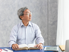 沒存到千萬能退休嗎？60歲老闆告白：比起錢不夠，更怕人生變空虛！真正決定人生下半場的5種思維