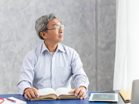沒存到千萬能退休？60歲老闆告白：比起錢不夠，更怕生活變空虛！真正主導人生下半場的5種思維