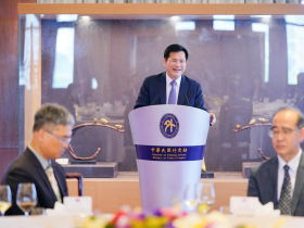 影／賴清德出訪喊卡，改派「總統特使」林佳龍出席！已飛抵史瓦帝尼，官方釋出僑胞接機畫面