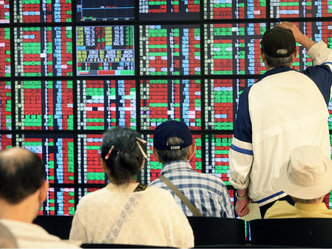 聯亞(3081)、上詮(3363)跌停鎖死！台積電條款上路，中小型股慘遭血洗？台股老手：「10檔AI股」便宜買點浮現