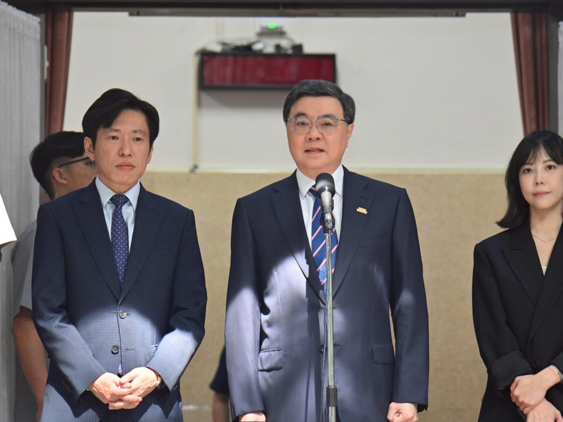 海軍前艦長呂禮詩爽領4.5萬退休俸，卻登共艦喊祖國強大？卓榮泰允盡速修法！軍購協商破局：三拼圖缺一不可