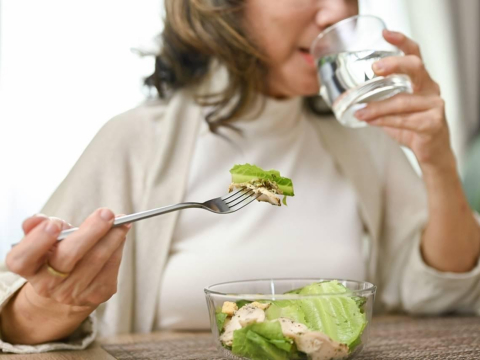 早餐吃優格麥片，每週健身2次...竟變脂肪肝「瘦胖子」？名醫揭開讓你代謝失控的「早餐陷阱」