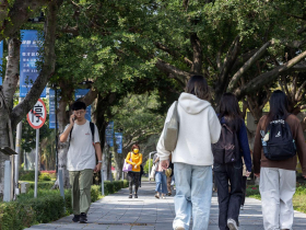 國科會主委吳誠文：論件計酬發論文獎金，「丟臉啦！」 減薪能換升等？加500LINE好友拚招生？追學術指標，教學卻爛到爆？ 大學慢性病有救？