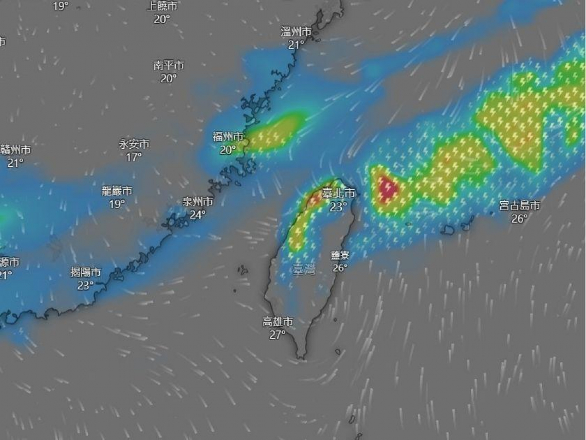 天氣／梅雨季第一道鋒面來了！傍晚變天迎強降雨…低溫探18度，何時轉晴？母親節還有第二波？天氣10日報