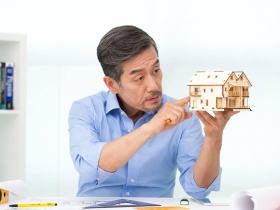 當包租公毀我晚年！60歲翁買40年老屋隔10間房，想躺賺卻月月倒賠，淪夜班警衛還房貸…退休收租3死穴