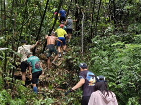 汐止拱北殿5K泥濘山徑滑到崩潰！謝金河一路摔了十幾次才走出山林：家庭跑步變「懲罰遊戲」