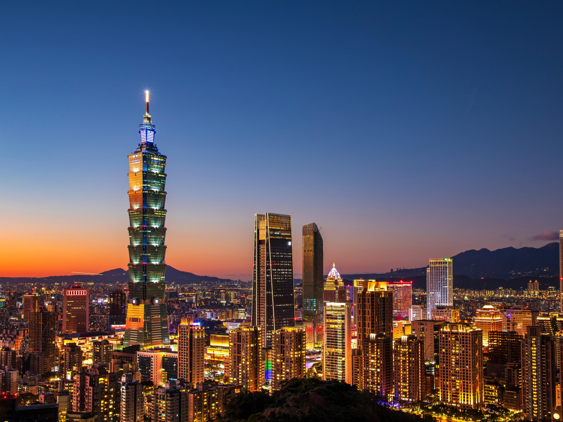 第一不是丹麥、冰島！全球繁榮國家排行出爐，台灣奪第28名超車英國、亞洲冠軍「人均GDP達293萬」