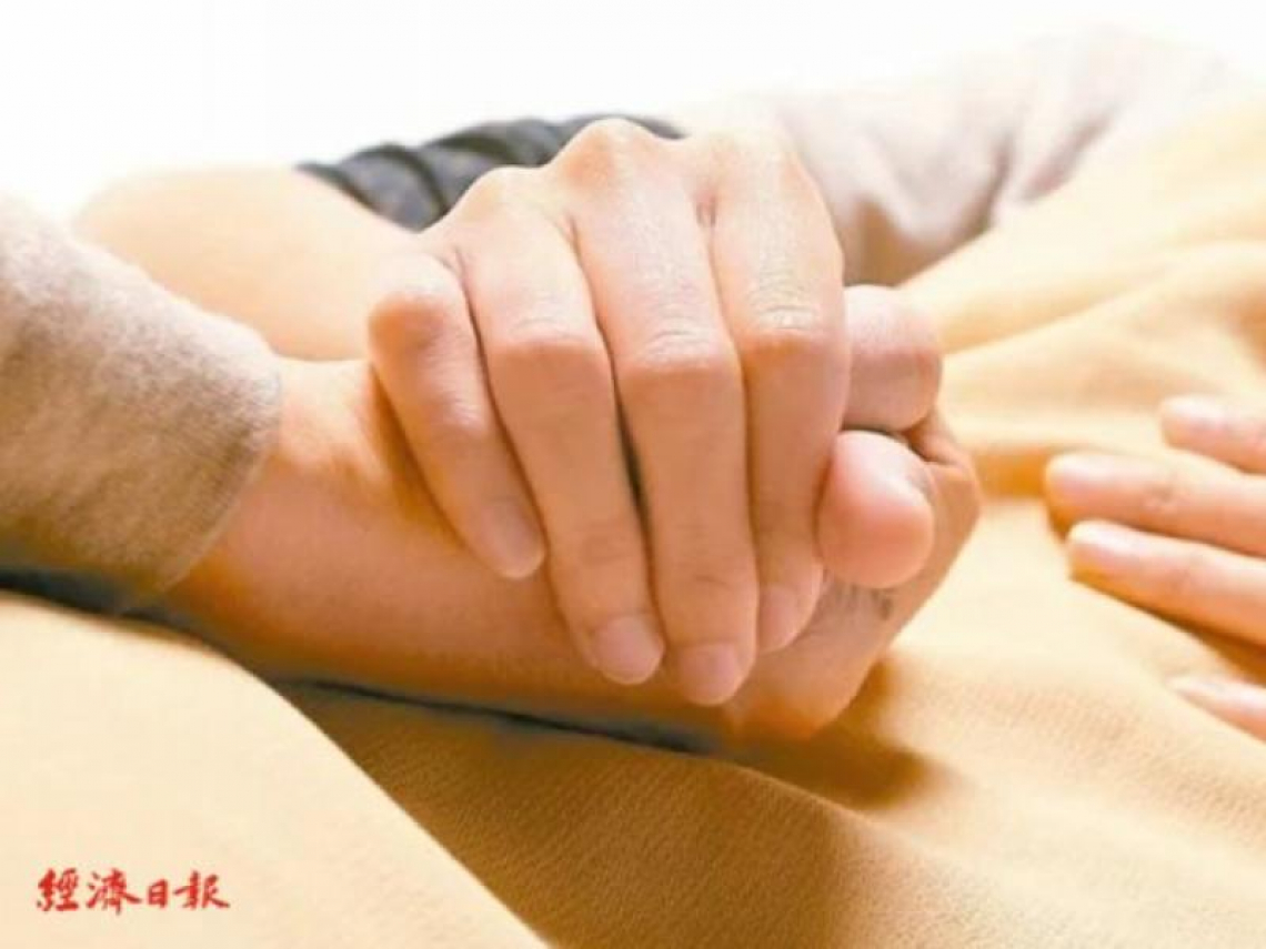 公證遺囑也會無效！老爸土地都給小女兒繼承，長女、外孫要告…特留分比例怎麼算？法官這樣判