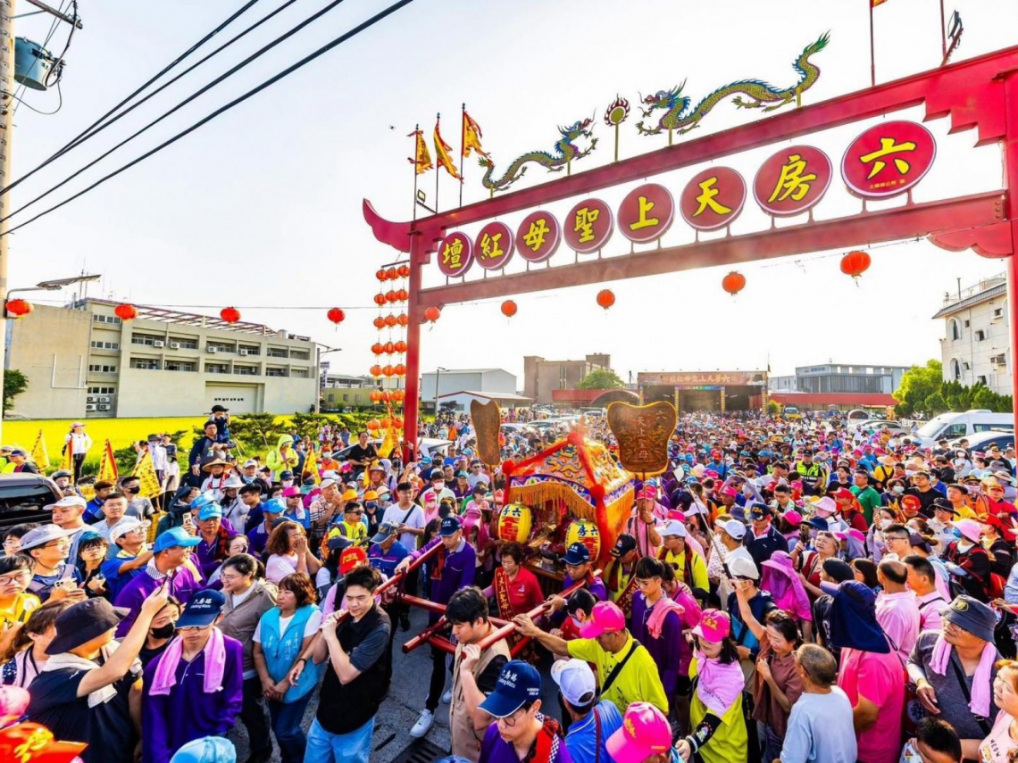 跟著媽祖搬新家！雲林六房媽過爐，10萬香客追隨…謝金河讚嘆：信眾的熱情讓我印象深刻