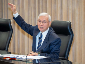台積電3兆多元放銀行，傳反被調頭寸「利率高過放款」！楊金龍喊納悶：確有議價能力但「不會冷眼旁觀」