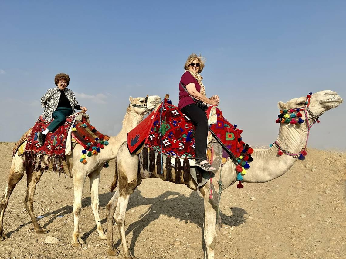 環遊世界80天只花63萬！82歲閨密阿嬤換人工膝蓋、髖關節，照搭熱氣球浮潛：寧可跌落山谷，也不要死在安養院