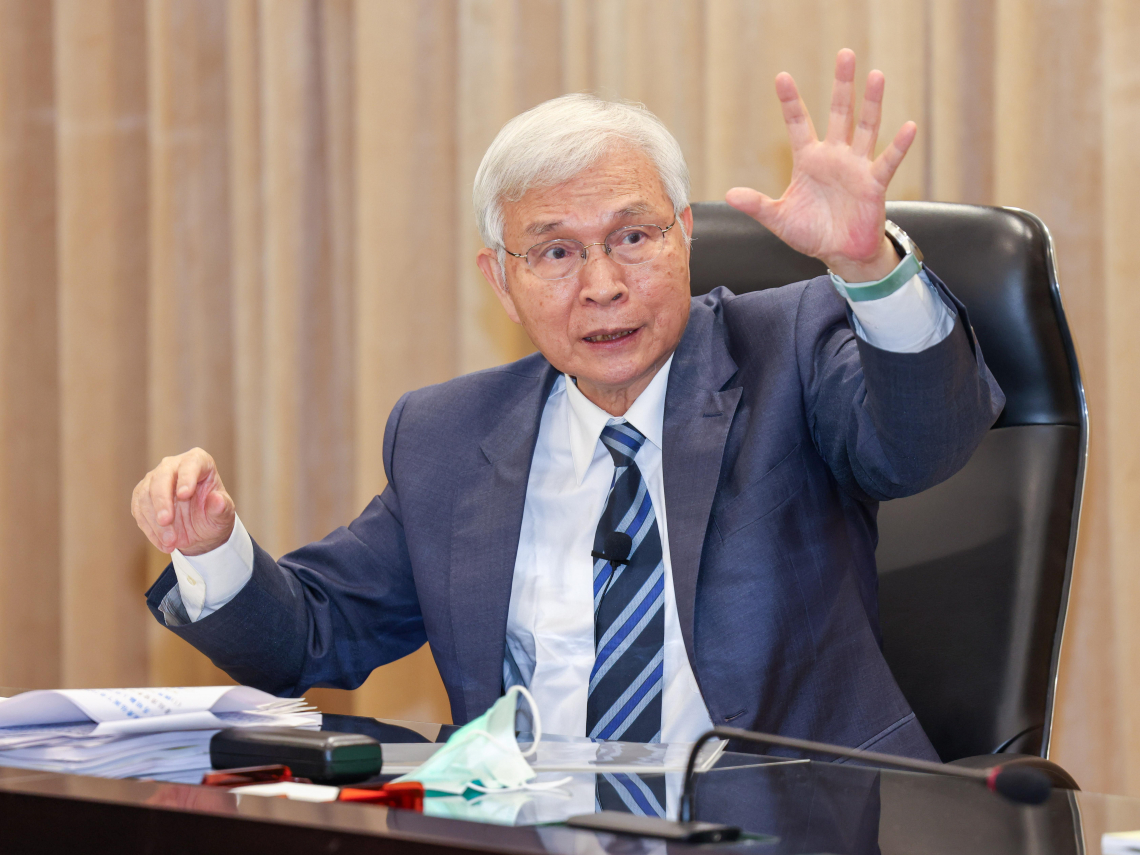 央行信用管制未鬆綁、利率連9凍，房市「留校察看」放寬可能時間？預售屋有解約潮？楊金龍親解