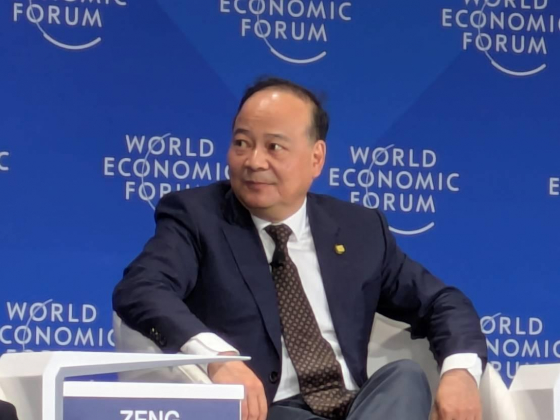 夏季達沃斯現場》全球電池王曾毓群唱衰「固態電池」：技術上只有4分，量產可能性低