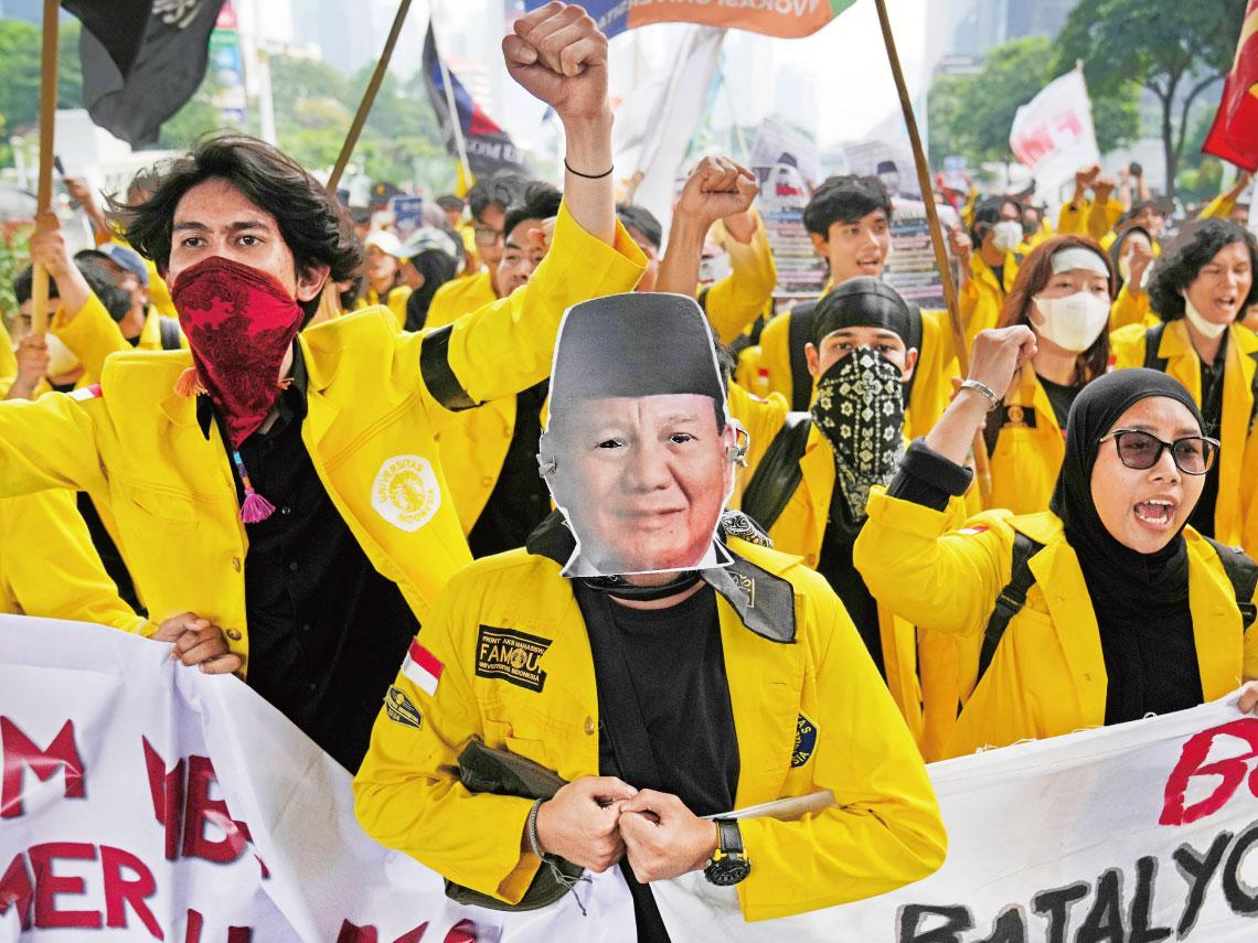 股匯雙殺、外資逃跑、債務暴增、重大政策爆發貪腐 美中夾擊！印尼急奔金融風暴紅線