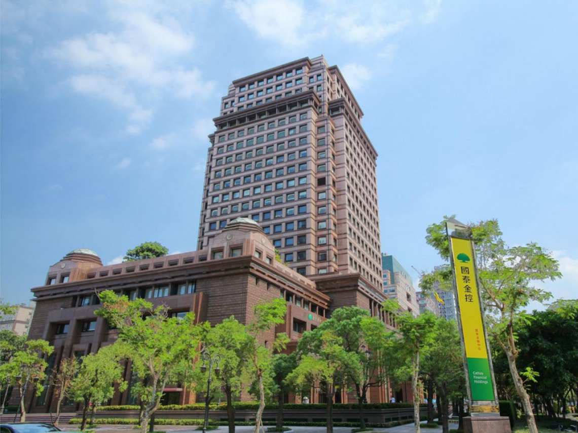 蔡鎮宇用什麼身分「鐵拳教育」郭明鑑？國泰世華聲明喊誤會，公司治理導火線一次看：雙方怎麼說