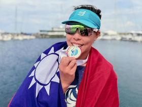 台灣游泳女將征服英吉利海峽，完成三冠王挑戰 「讓台灣看見海洋，讓世界看見台灣！」