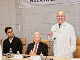 吳明賢搶命，台大院長親發內部信揭病情：同仁先別做這事！幼時鄰居發文祈福「命運讓我們彼此照亮」