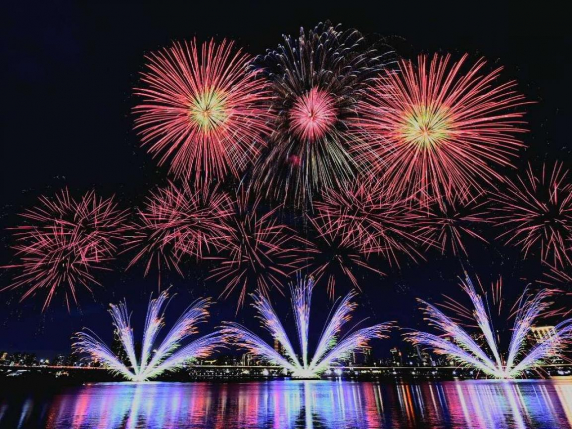2026大稻埕煙火7/25登場！施放時間地點、最佳觀賞處、演唱會卡司…大稻埕夏日節還有蜘蛛人無人機燈光秀