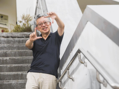 退休後才懂「不用選擇」也是種幸福！施昇輝：投資只買0056、出國無腦跟團，隨遇而安更自在