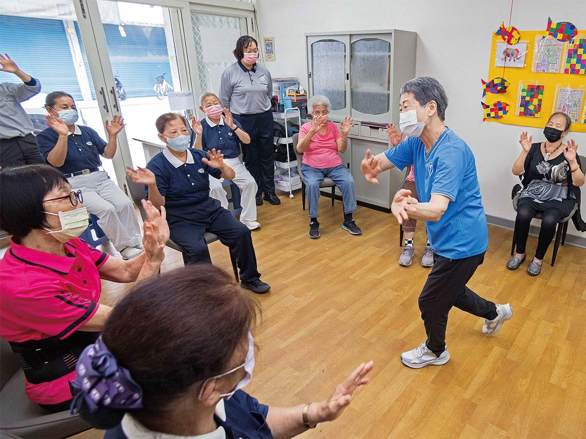 全台據點深耕社區  家戶訪視、多元活動推廣參與 慈濟串聯長照服務  打造安老好厝邊