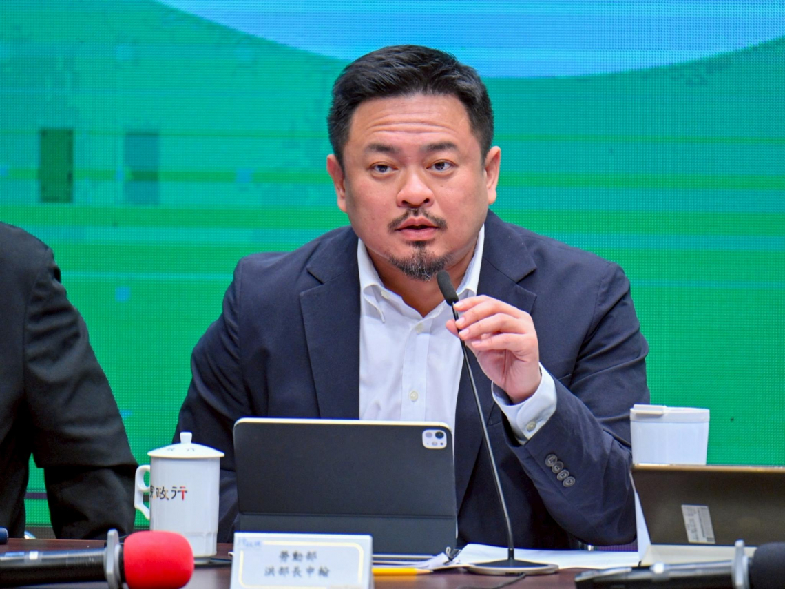 「勞退純舊制自提」最快7月上路，可跟雇主討論退休金轉勞退帳戶！勞退舊制自提如何申請？兩表看清楚