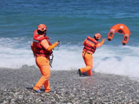 17歲高中棒球隊員海邊戲水溺斃》離岸流是什麼？海邊戲水必知10件事，救溺千萬不要跟著跳下水