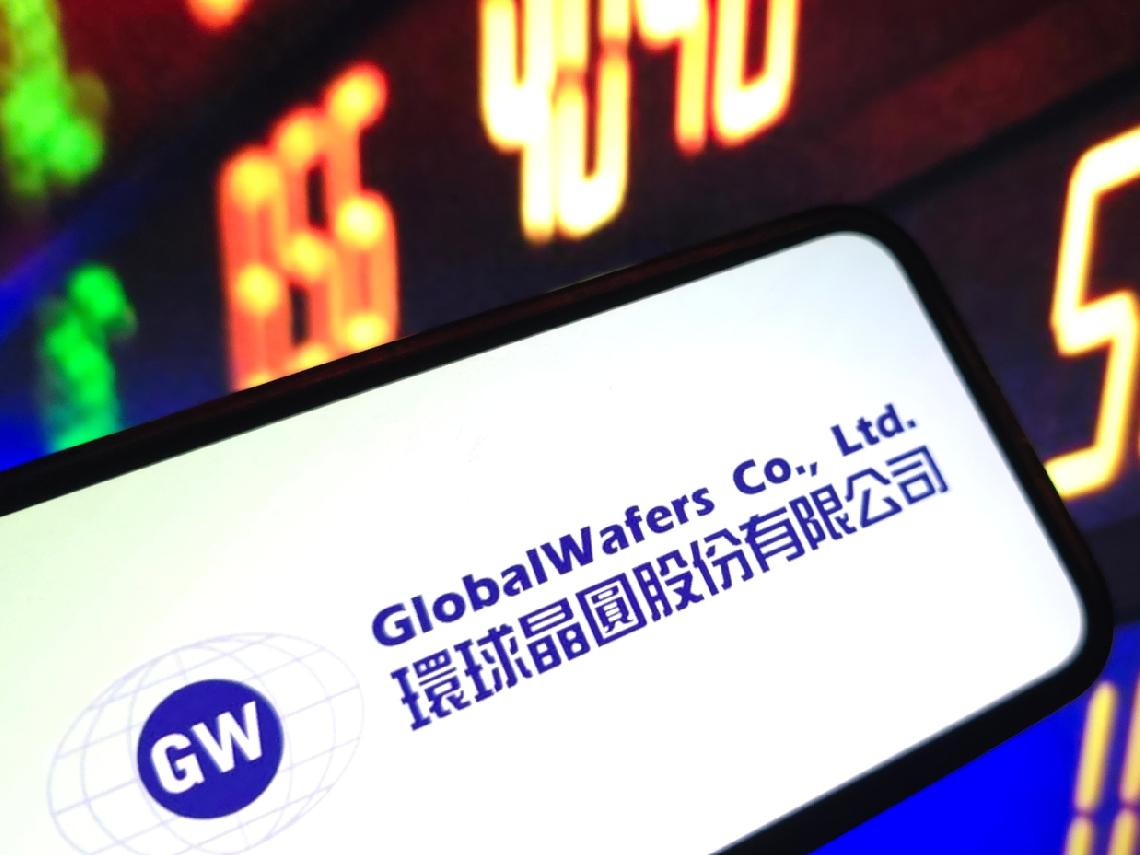 矽晶圓接棒記憶體飆漲？環球晶、合晶還能買？謝明哲點名4檔暴衝股、最新目標價曝光「留意3數據不怕追高」